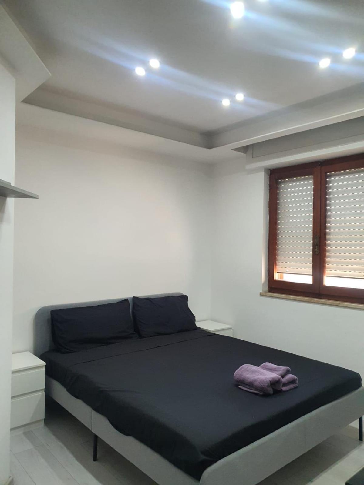 Chromotherapy Flat Monserrato Bagian luar foto