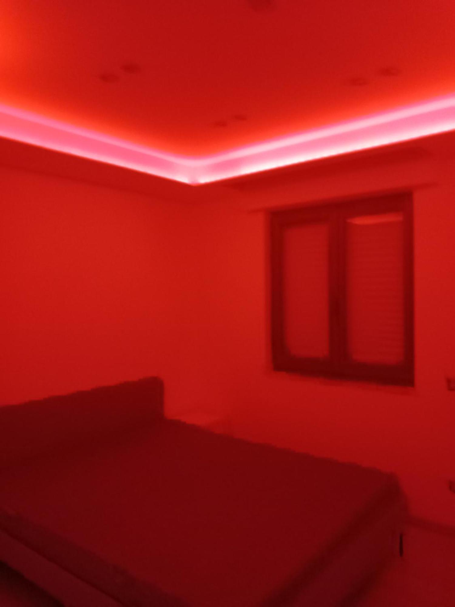 Chromotherapy Flat Monserrato Bagian luar foto