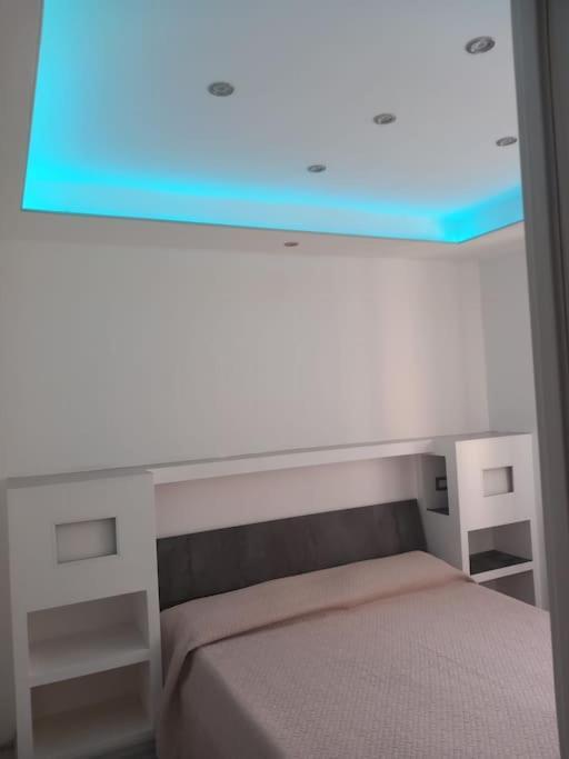 Chromotherapy Flat Monserrato Bagian luar foto