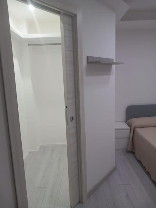 Chromotherapy Flat Monserrato Bagian luar foto